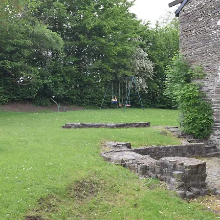 Characteristic Arden With Valley Views